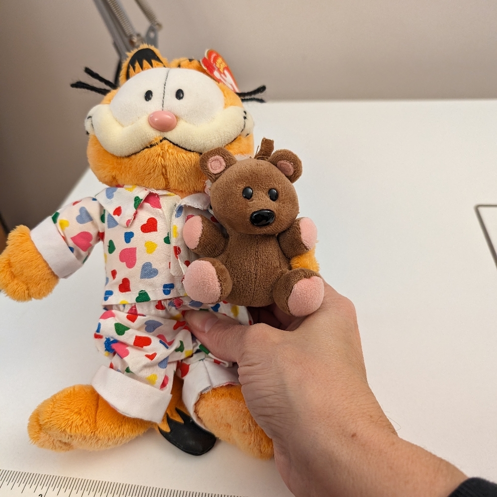 Ty Goodnight Garfield Original Beanie Baby, heart PJs, Pooky original owner